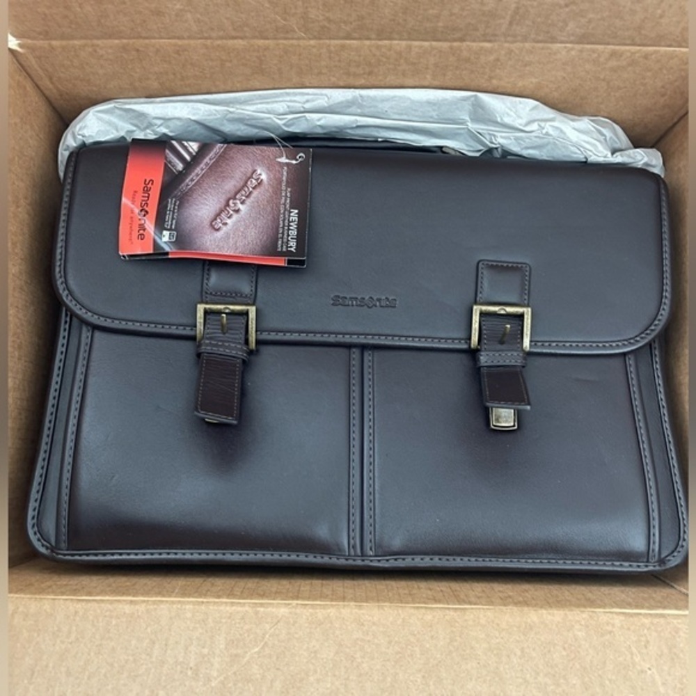 NWT Samsonite Colombian Leather Flap-Over Messenger Bag